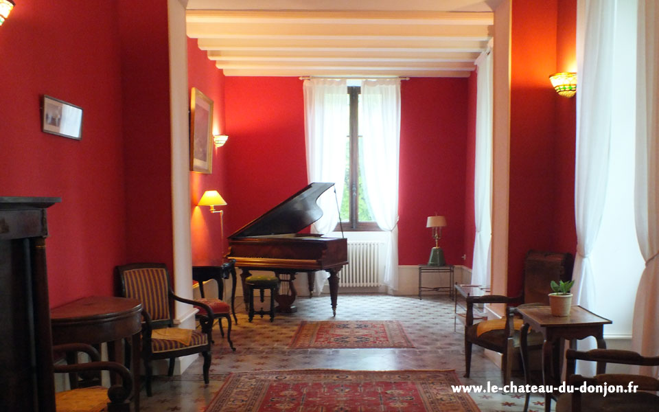 Hébergement dans château Savoie Aix les Bains partez à la découverte des châteaux de Savoie et passer des vacances de rêve.